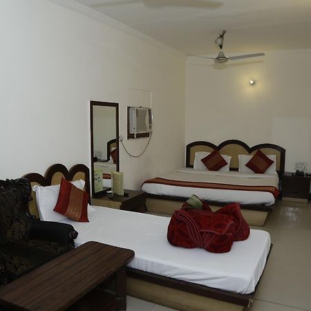 Hotel Vishal New Delhi Bagian luar foto